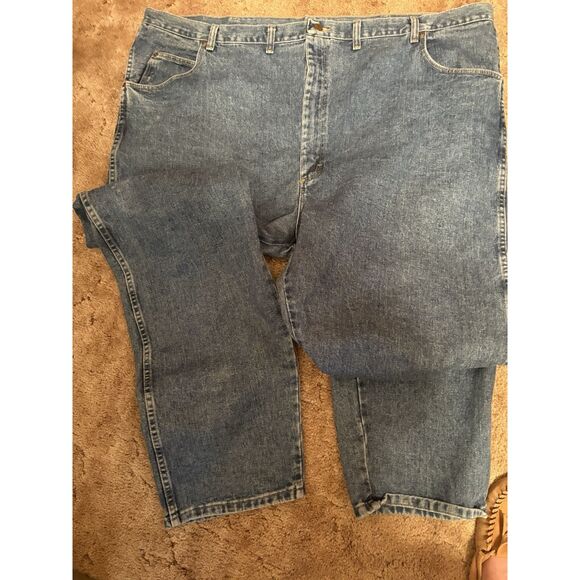 EUC Wrangler Rugged Wear Men's Blue‎ Denim Jeans Size 52x32 - Picture 2 of 4